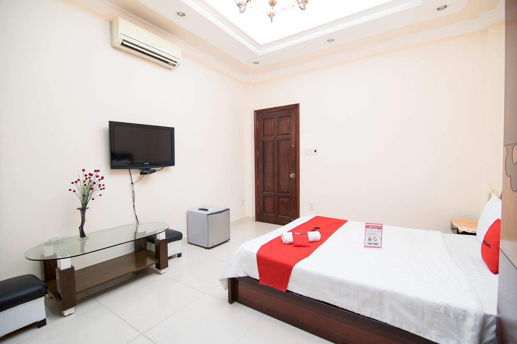 Reddoorz Near Pico Plaza Cong Hoa Hotel โฮจิมินห์ซิตี้ ภายนอก รูปภาพ