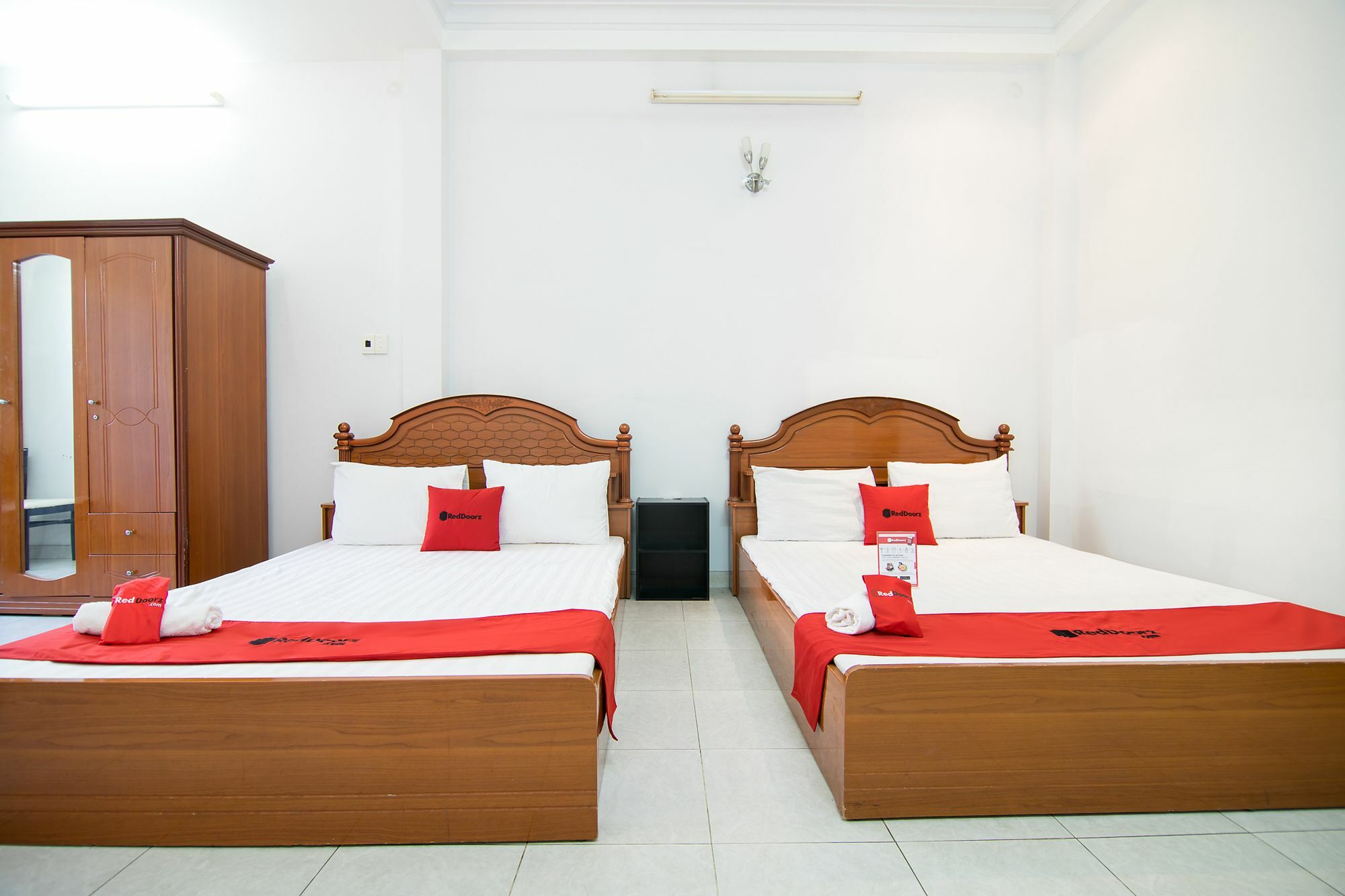 Reddoorz Near Pico Plaza Cong Hoa Hotel โฮจิมินห์ซิตี้ ภายนอก รูปภาพ