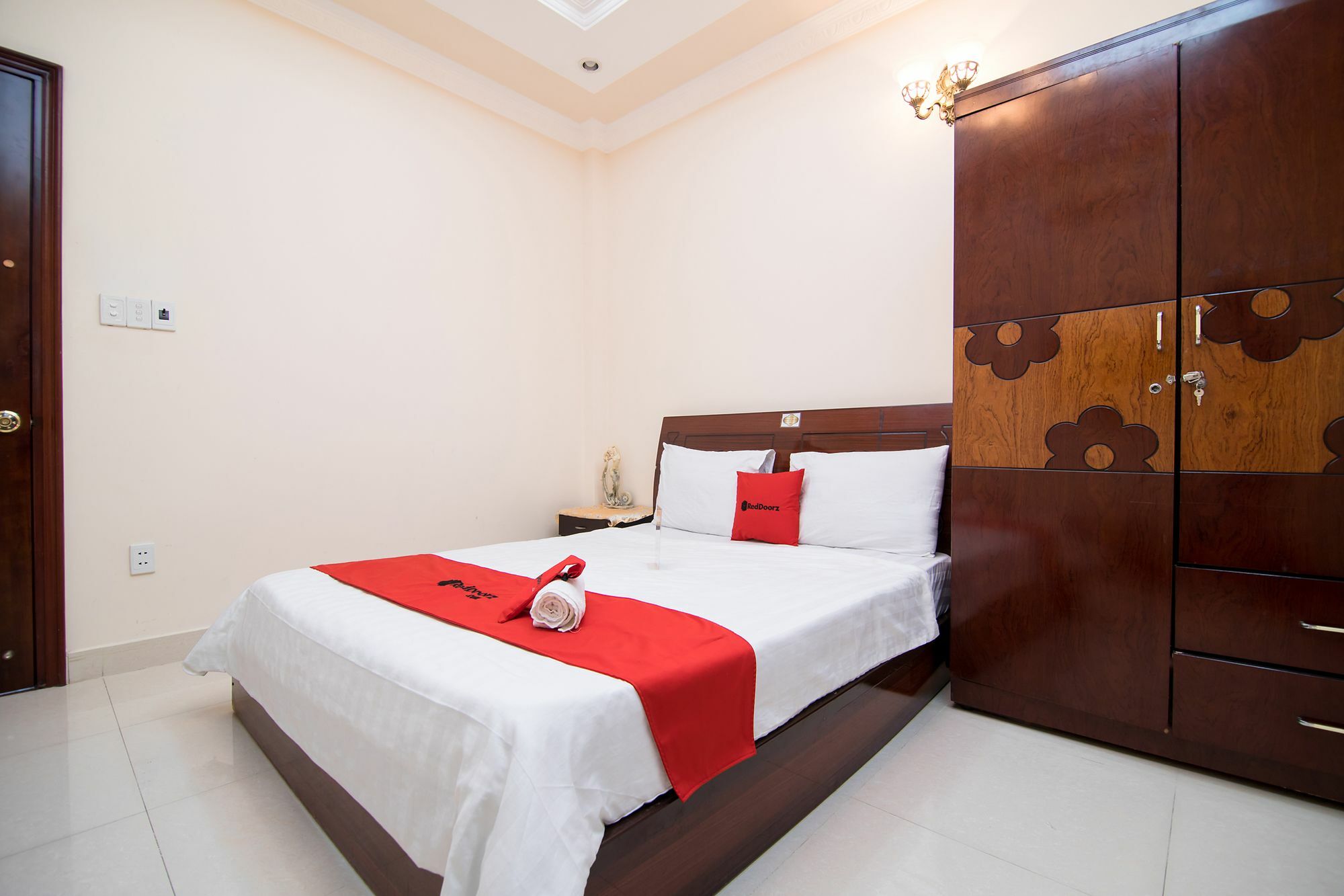 Reddoorz Near Pico Plaza Cong Hoa Hotel โฮจิมินห์ซิตี้ ภายนอก รูปภาพ