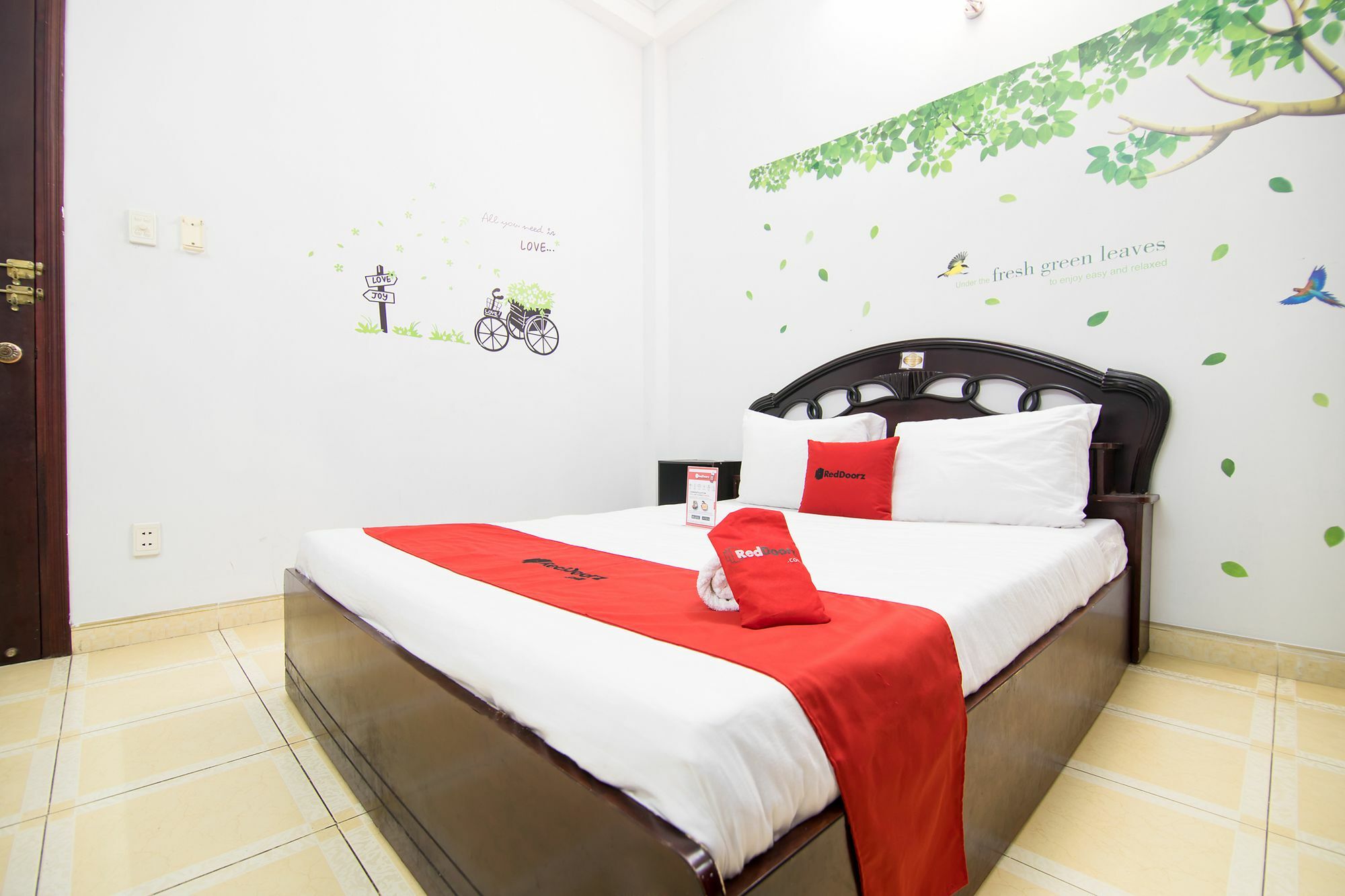 Reddoorz Near Pico Plaza Cong Hoa Hotel โฮจิมินห์ซิตี้ ภายนอก รูปภาพ