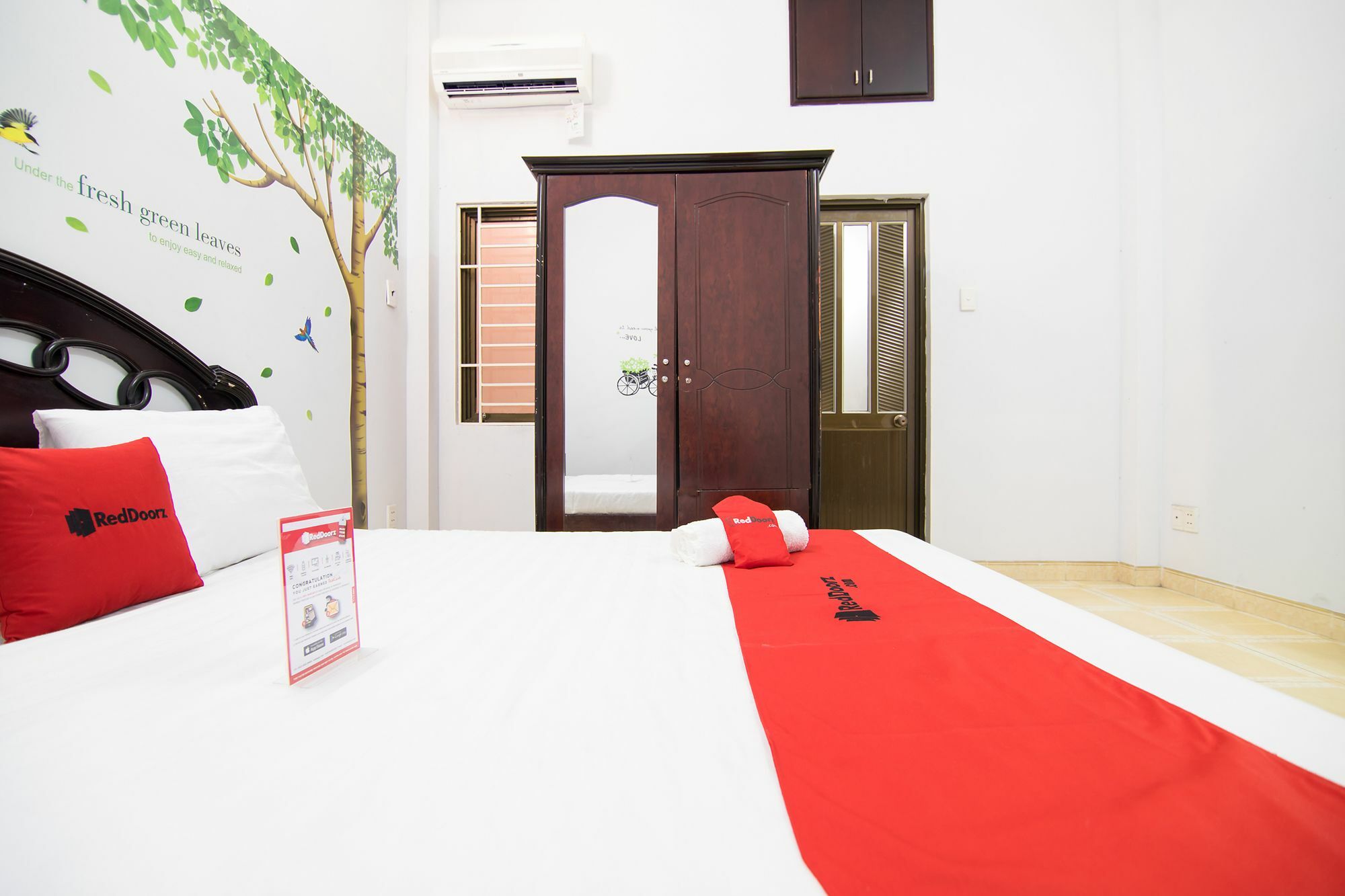 Reddoorz Near Pico Plaza Cong Hoa Hotel โฮจิมินห์ซิตี้ ภายนอก รูปภาพ