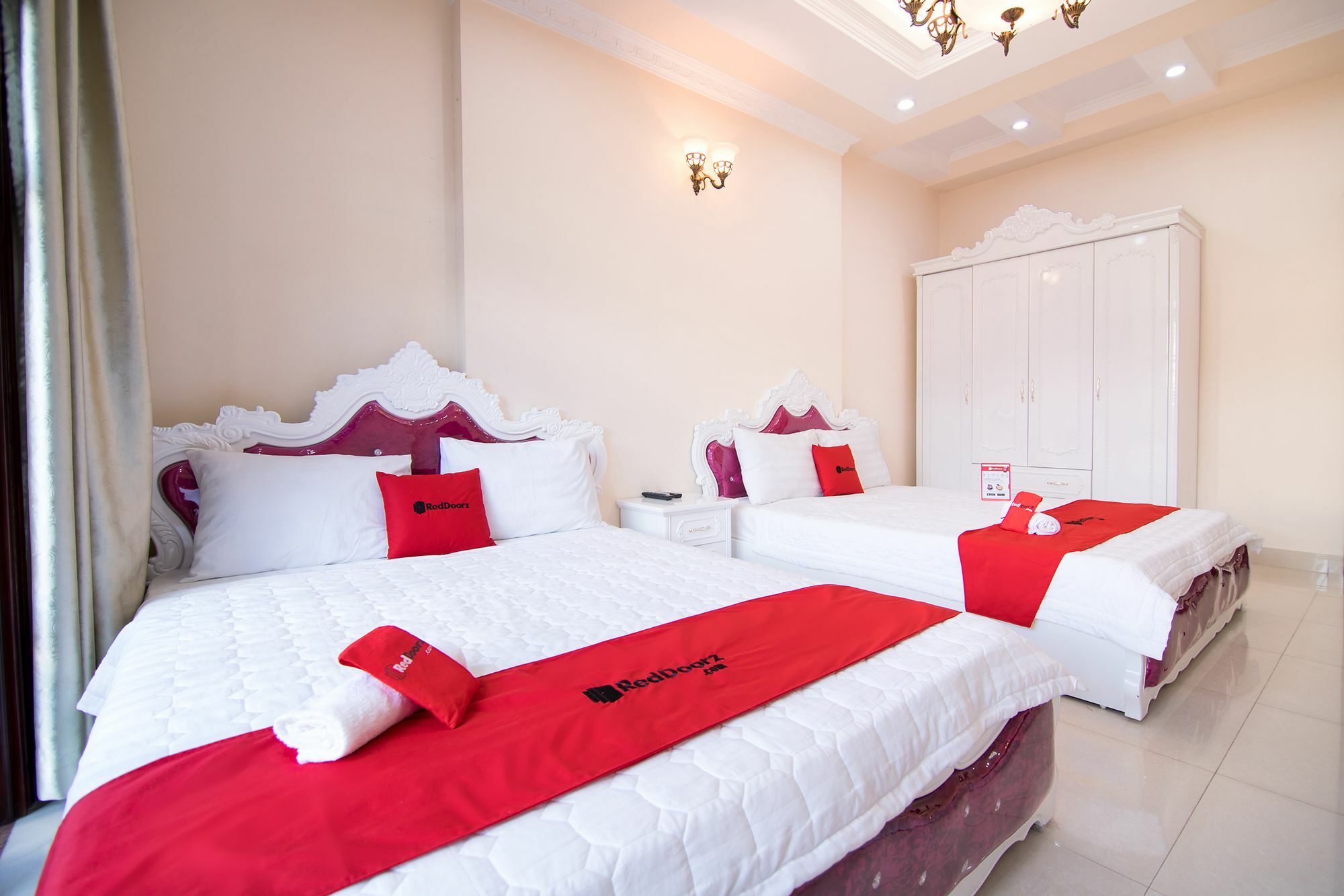 Reddoorz Near Pico Plaza Cong Hoa Hotel โฮจิมินห์ซิตี้ ภายนอก รูปภาพ