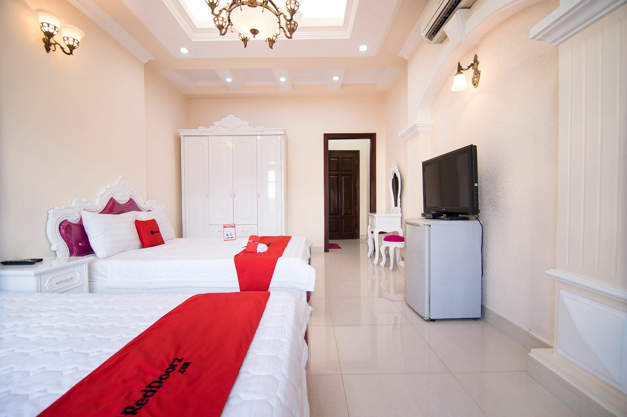 Reddoorz Near Pico Plaza Cong Hoa Hotel โฮจิมินห์ซิตี้ ภายนอก รูปภาพ