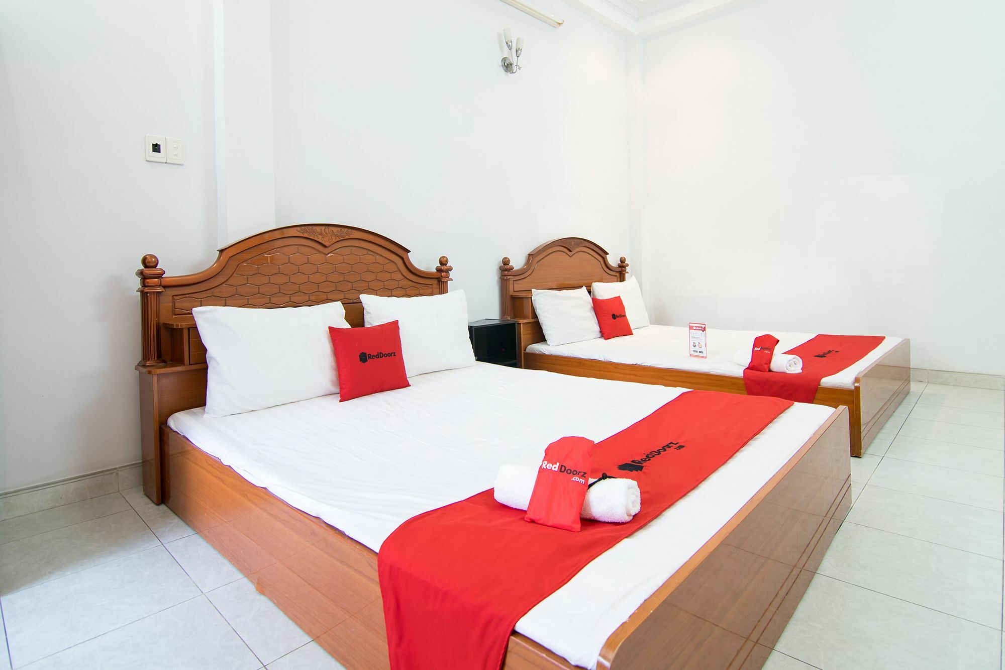 Reddoorz Near Pico Plaza Cong Hoa Hotel โฮจิมินห์ซิตี้ ภายนอก รูปภาพ
