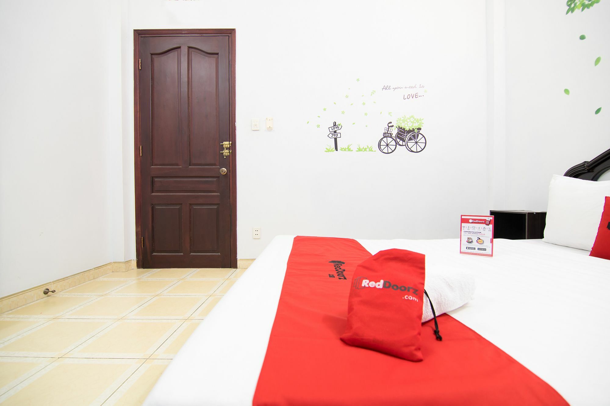 Reddoorz Near Pico Plaza Cong Hoa Hotel โฮจิมินห์ซิตี้ ภายนอก รูปภาพ