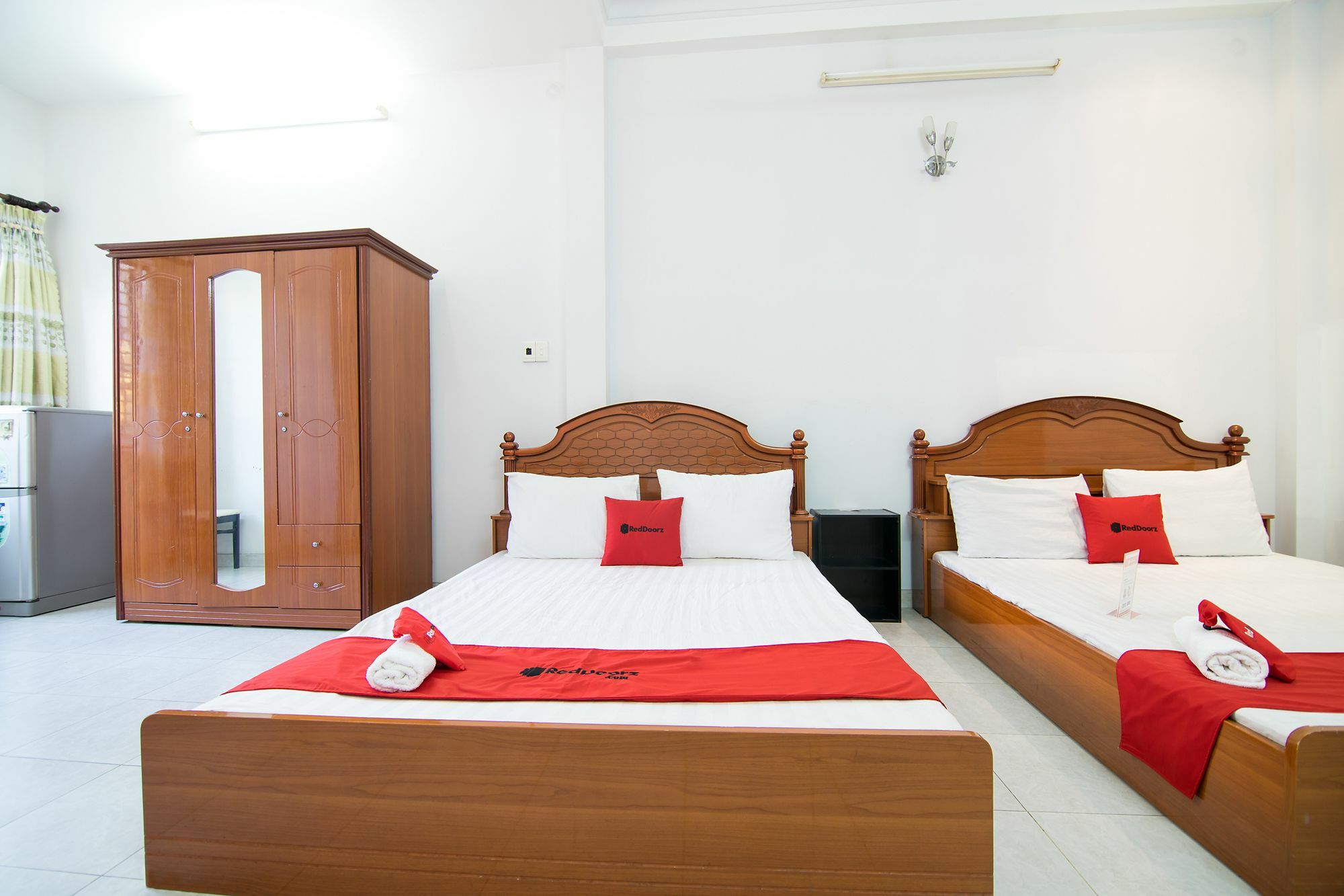 Reddoorz Near Pico Plaza Cong Hoa Hotel โฮจิมินห์ซิตี้ ภายนอก รูปภาพ
