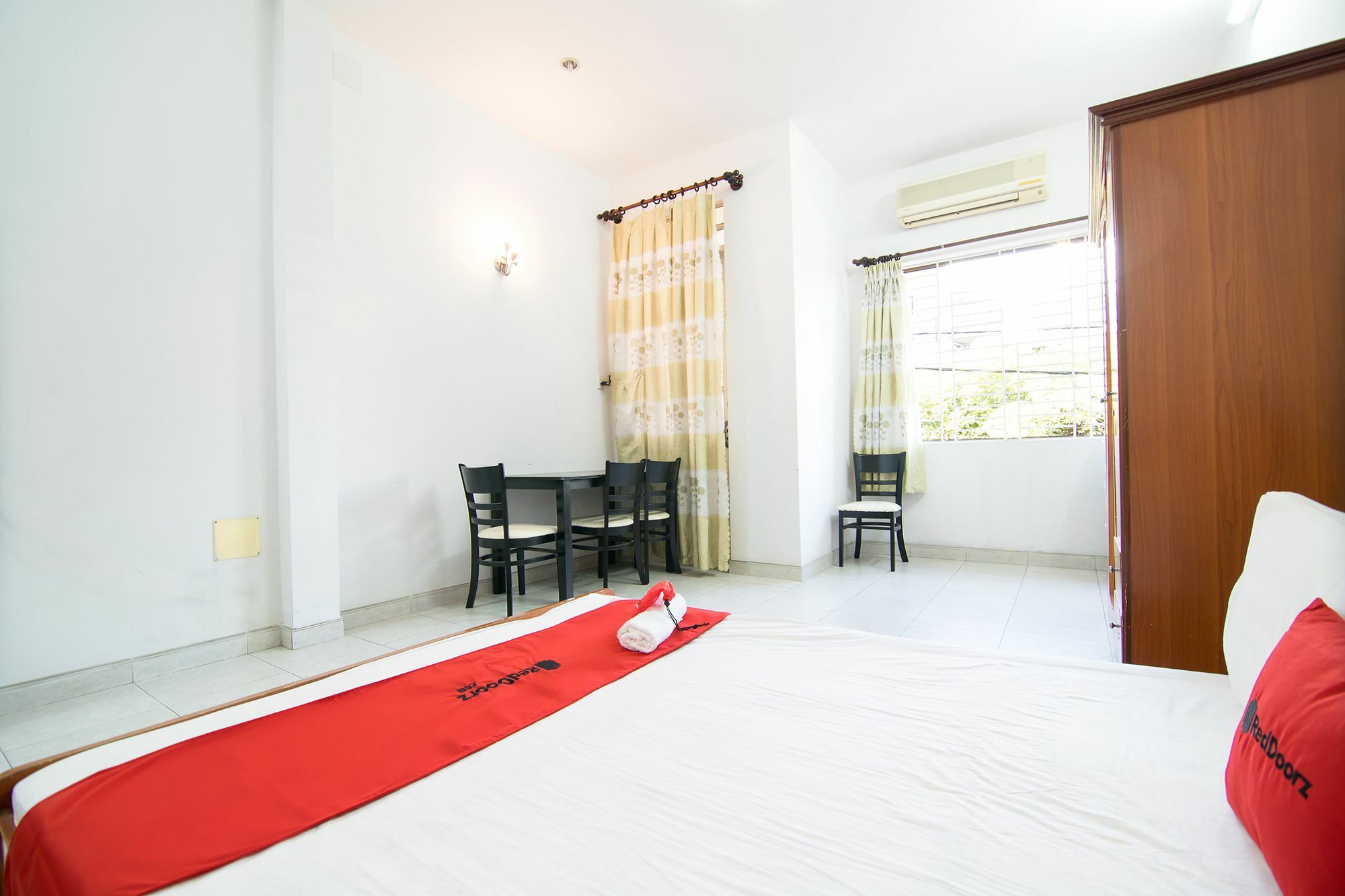 Reddoorz Near Pico Plaza Cong Hoa Hotel โฮจิมินห์ซิตี้ ภายนอก รูปภาพ