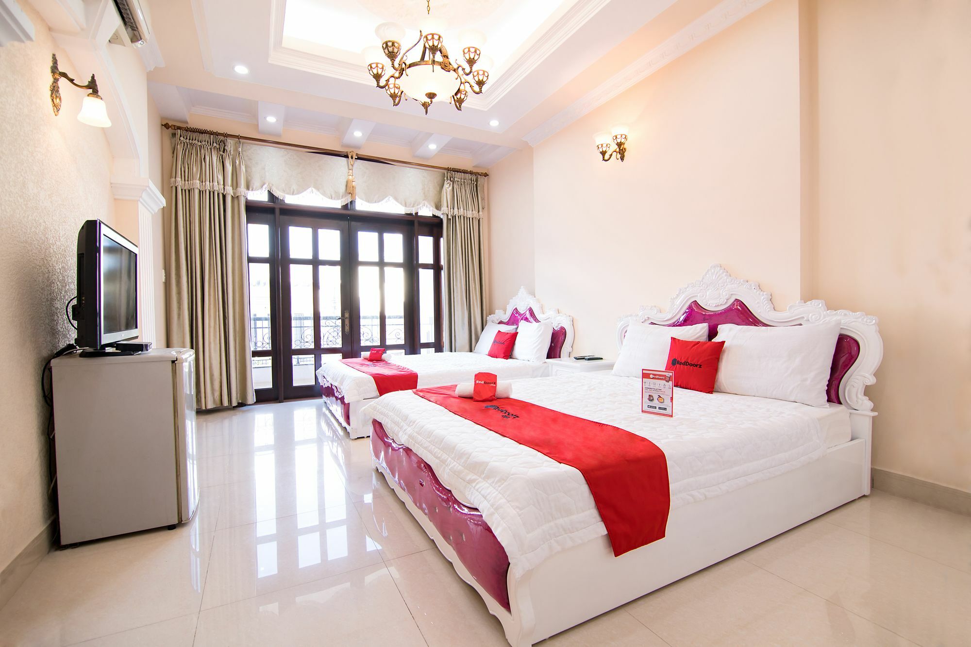 Reddoorz Near Pico Plaza Cong Hoa Hotel โฮจิมินห์ซิตี้ ภายนอก รูปภาพ