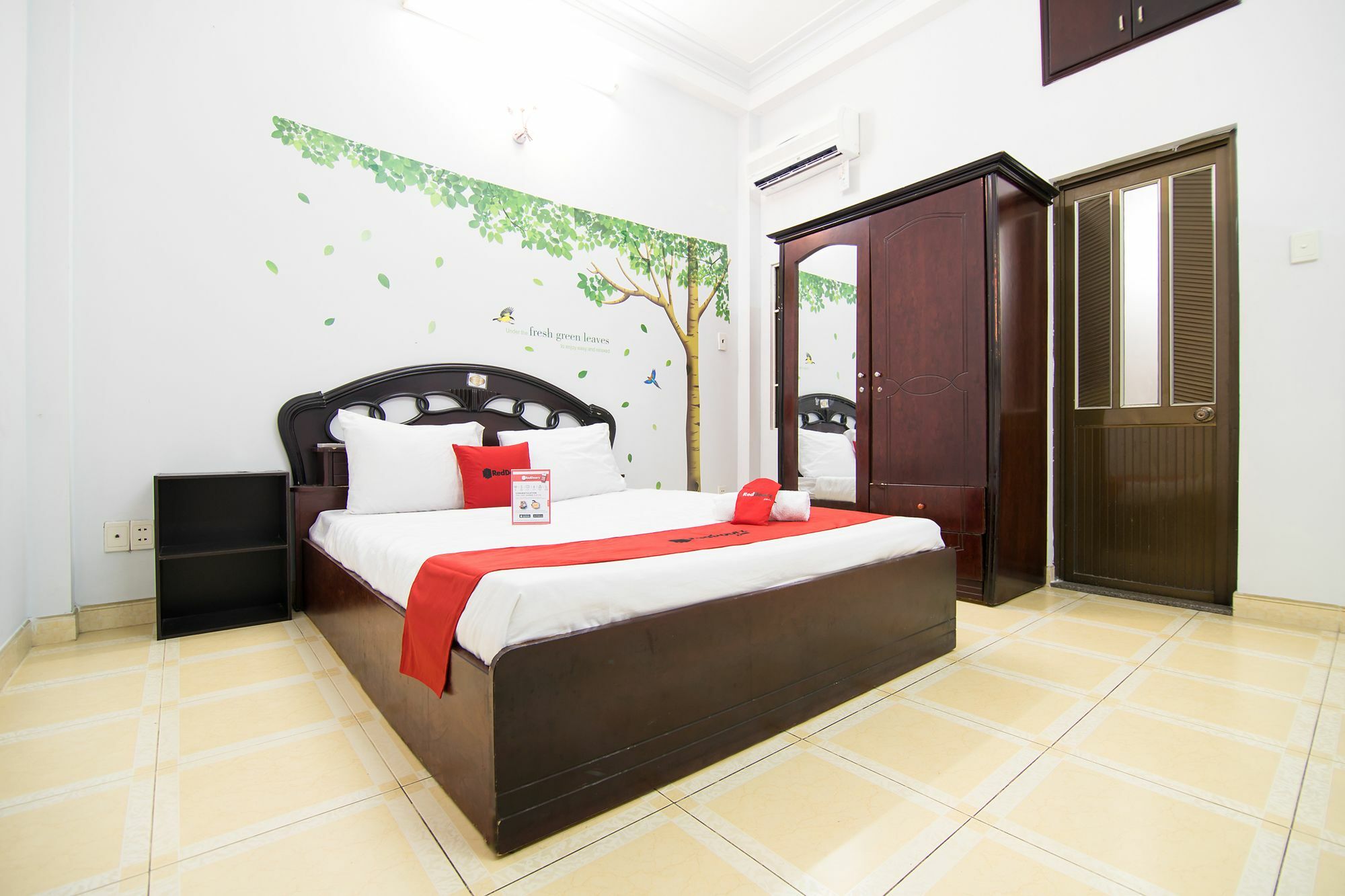 Reddoorz Near Pico Plaza Cong Hoa Hotel โฮจิมินห์ซิตี้ ภายนอก รูปภาพ