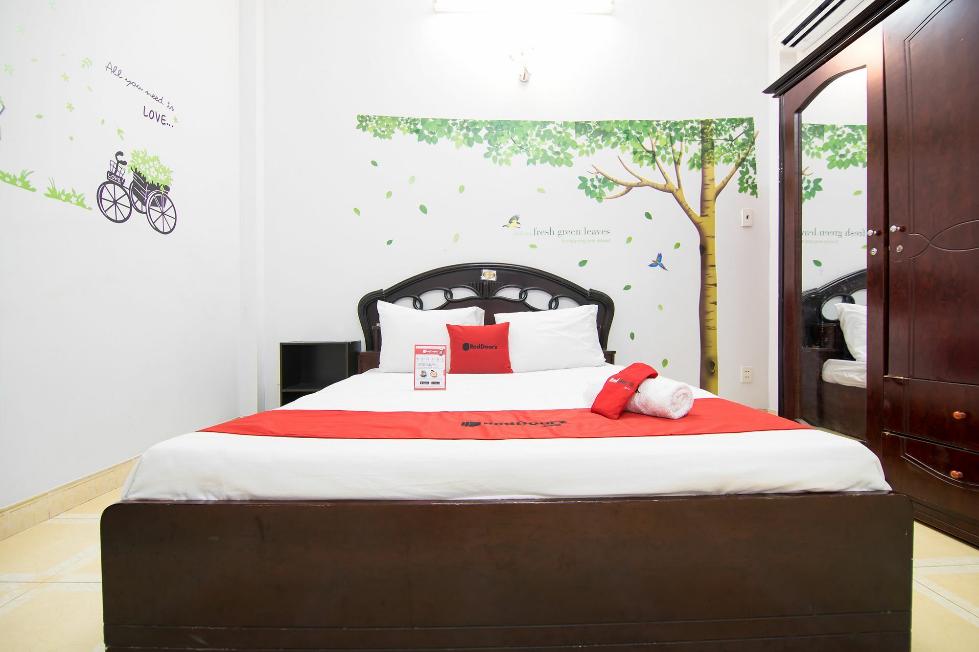 Reddoorz Near Pico Plaza Cong Hoa Hotel โฮจิมินห์ซิตี้ ภายนอก รูปภาพ