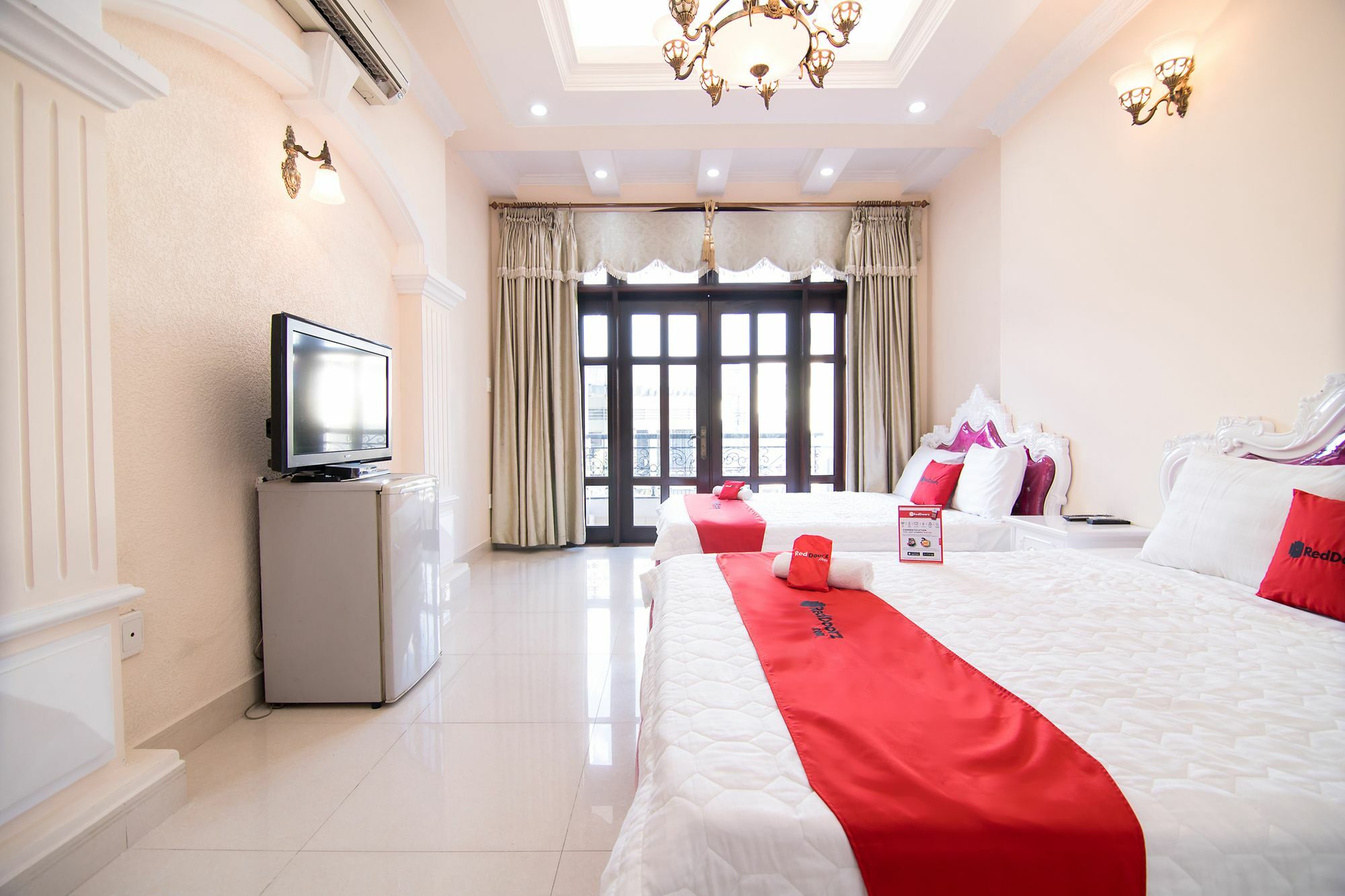 Reddoorz Near Pico Plaza Cong Hoa Hotel โฮจิมินห์ซิตี้ ภายนอก รูปภาพ